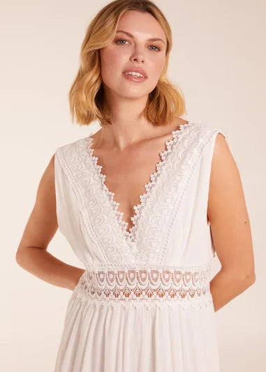 SHEIN VCAY Guipure Lace Insert Ruffle Hem Dress