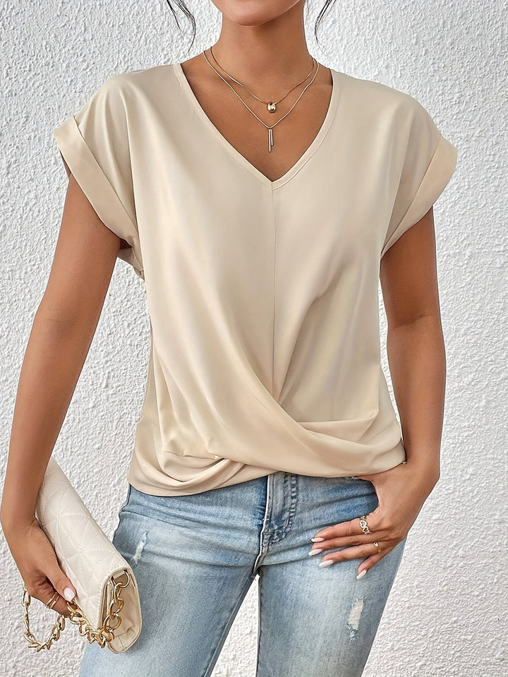 Sofia™ | Éloïse™ Casual Heart Neck T-Shirt