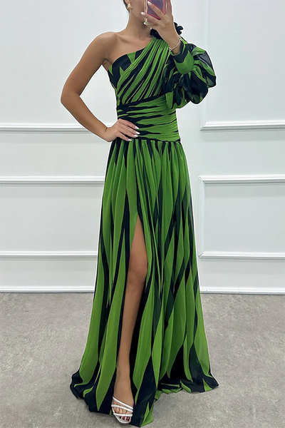 Shiloh - Elegante Abito Maxi a Righe con Spalla Scoperta