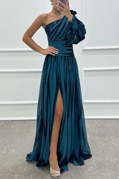 Shiloh - Elegante Abito Maxi a Righe con Spalla Scoperta