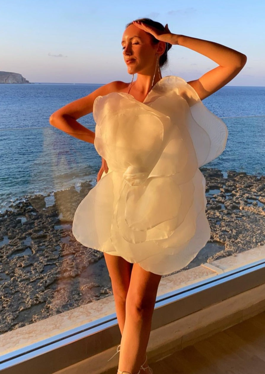 Bianca | Abito Mini a Spalla Scoperta con Fiori