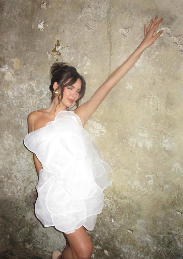 Bianca | Abito Mini a Spalla Scoperta con Fiori