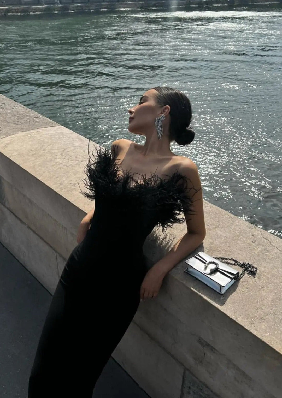 Anastasia | Abito di Piume Lussuoso