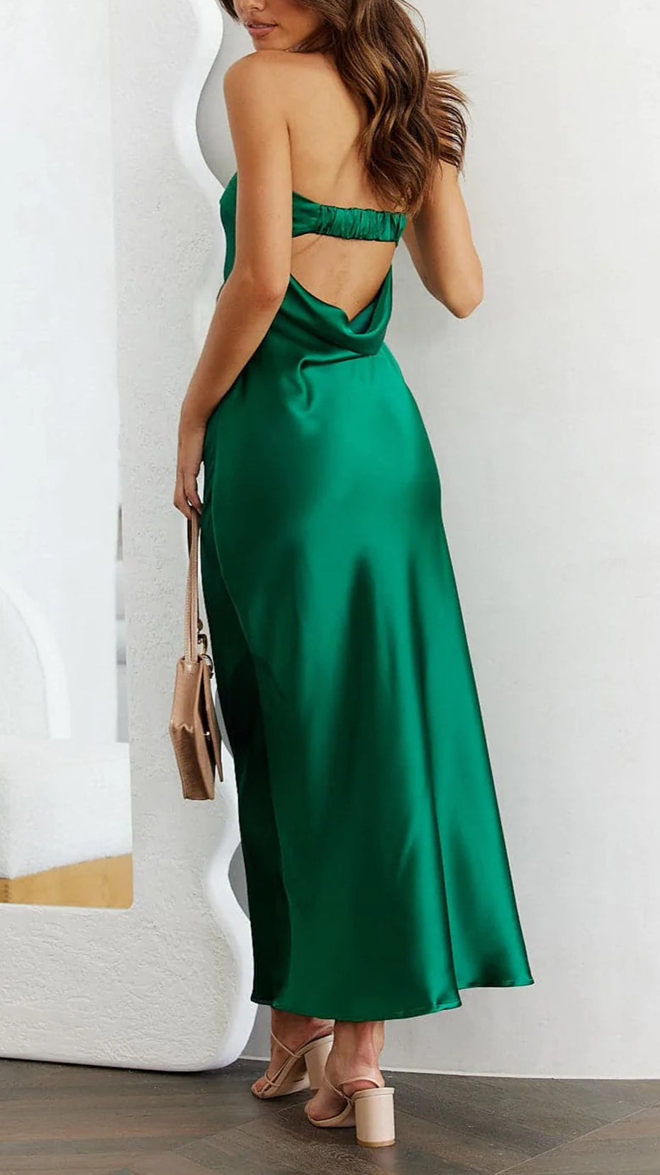 Luna – Abito Satinato con Schiena Scoperta